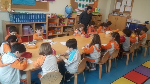 Mavişehir Yıldızlar Grubu Aile Katılım Etkinliğinde Kendi Kuklalarını Tasarladılar