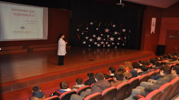 Misafir Öğrencilere "İyi Bir Lise, İyi Bir Üniversite" Semineri
