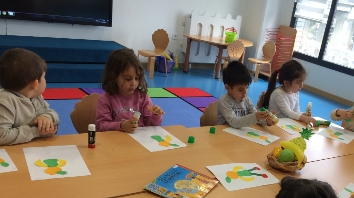 Okul Öncesi Çiçekler Sınıfı Bilingual İngilizce Dersinde