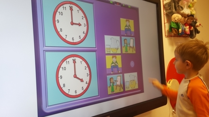 Okul Öncesi Deniz Yıldızları ve Mercan Öğrencileri Fastrackids Dersinde Matematik Konusunda Ölçüleri -Sıralamayı inceliyor