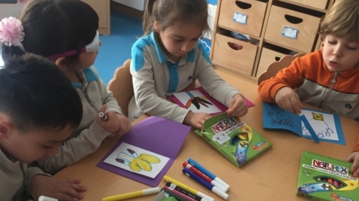 Okul Öncesi Güneş Grubu Sanat Etkinliği Yapıyor.