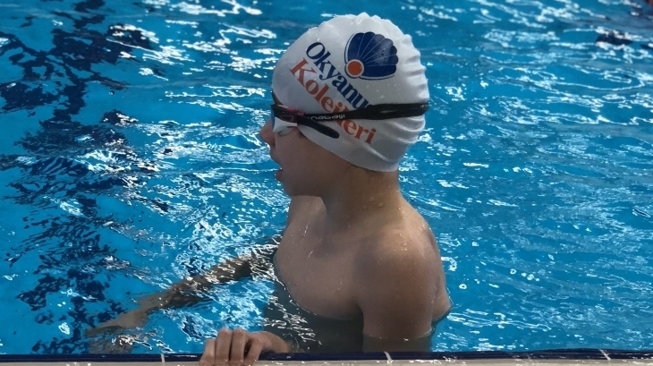 Okyanus Kolejinde 50 M Kurbağalama Stili 3.lük Madalyası