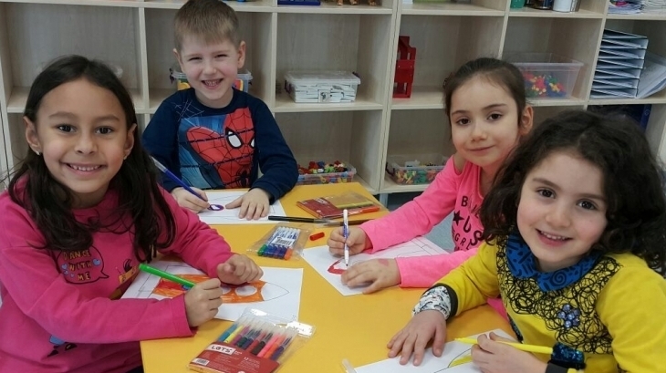 Sancaktepe Okyanus Koleji Okul Öncesi Yıldızlar Grubu Öğrencileri İngilizce Bilingual Dersinde