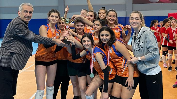 Sancaktepe Okyanus Koleji Ortaokul Kademesi Voleybol Takımları Başarılara İmza Atıyor 