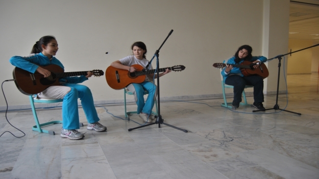 Sancaktepe Okyanus'ta Gitar Dinletisi