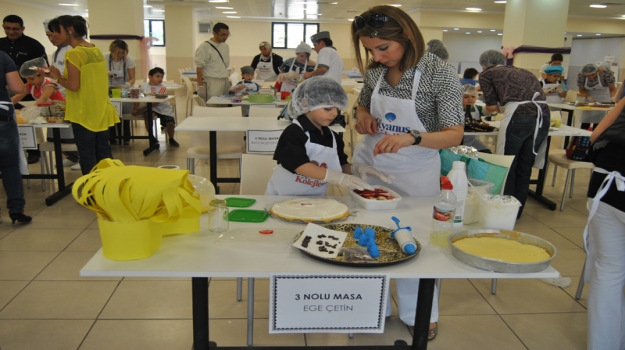 "Annelerle Pasta Yapım" Etkinliğinde Lezzet Yarışı