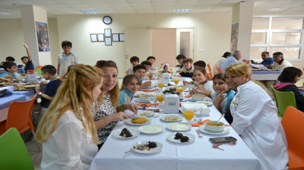 Adana Okyanus Koleji 4-8 Mayıs 2015 Haftası Örnek Sınıfını Seçti