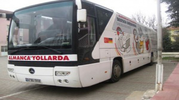 Almanca Yollarda Otobüsü Okyanus'a da Uğrayacak