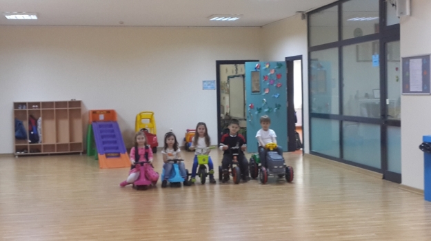 AVCILAR   DENİZYILDIZLARI OYUN SALONUNDA
