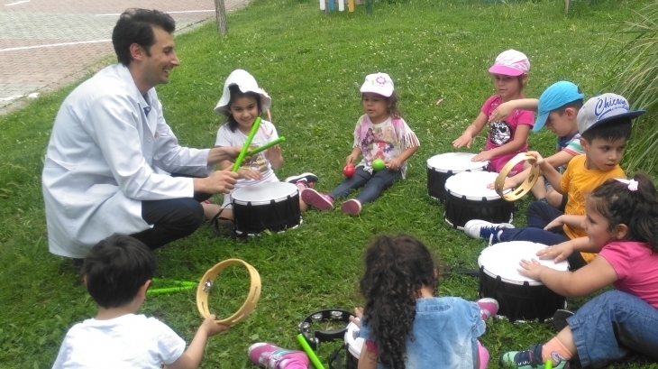 Avcılar Yunuslar Grubu Öğrencileri Müzik Etkinliğinde