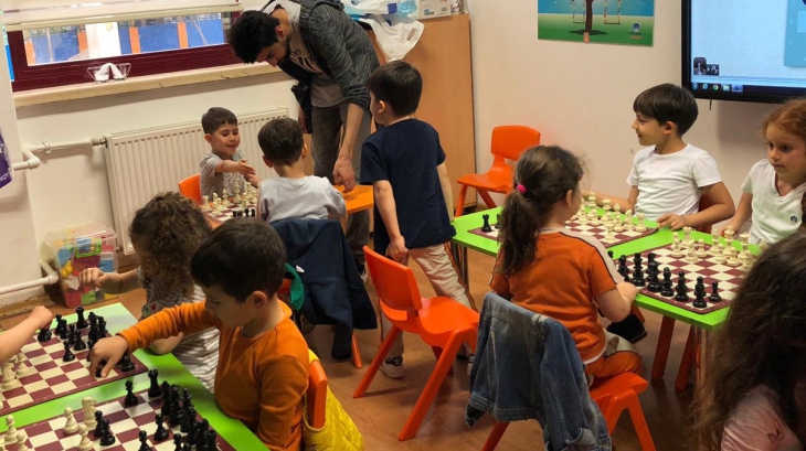 Bahçelievler Okul Öncesi Deniz Yıldızı Grubu Satranç Eğitiminde
