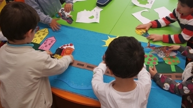 Bahçelievler Okyanus Okul Öncesi  İnciler Grubu Sanat Etkinliği Dersinde