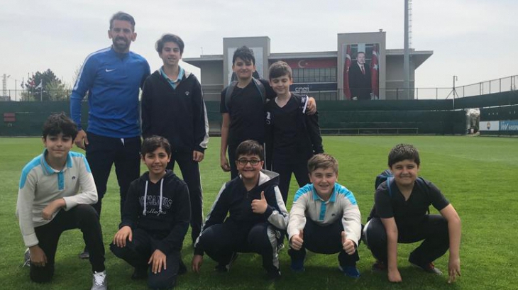 Bayrampaşa Okyanus Ortaokulu'nda Gelecekte Bir Gün Meslekte İlk Gün Projesi