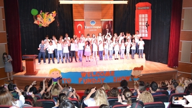 Beylikdüzü Kampüsü 1.ve 4.Sınıf Öğrencilerinin Funday Gösterisi