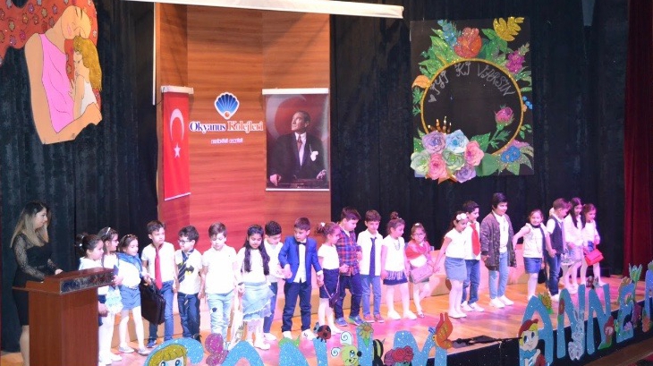 Beylikdüzü Okyanus Koleji İlkokulu 1. Sınıf Öğrencileri, Anneler Günü İçin Hazırladıkları Gösteride Annelerine Sevgilerini Sundular