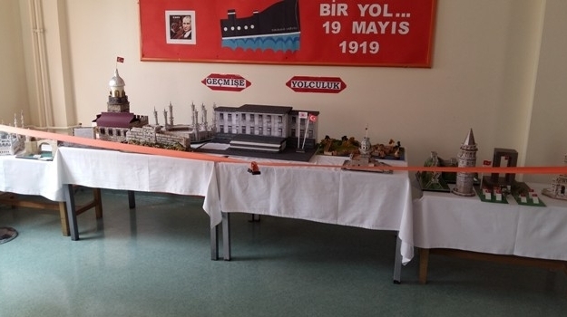 Beylikdüzü Kampüsü Lise Öğrencilerinin Tarih Proje Sergisi