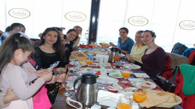 Beylikdüzü Okyanus'un "Anneler Günü" Kahvaltısı