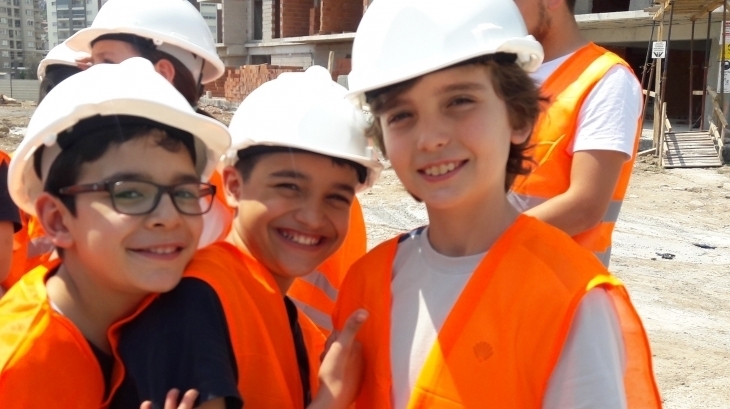 Bornova Okyanus Ortaokulu Gelecekte Bir Gün Meslekte İlk Gün Projesi