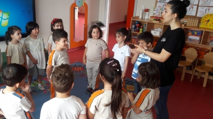 Çekmeköy Okul Öncesi Gökkuşağı Grubu Drama Dersinde