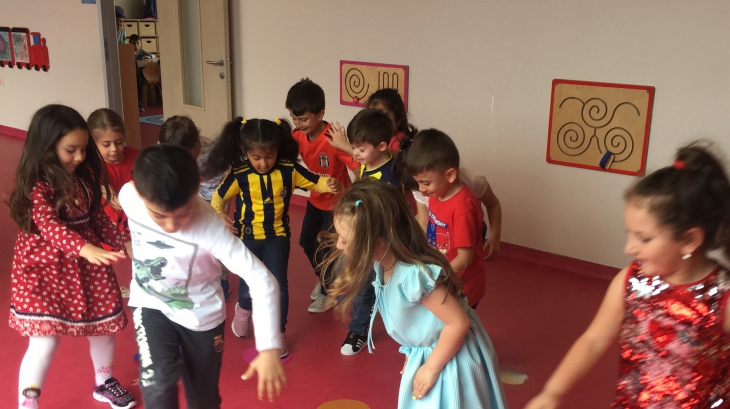 Çekmeköy Okyanus Koleji, Okul Öncesi Gökkuşağı Grubu Play Time Dersinde