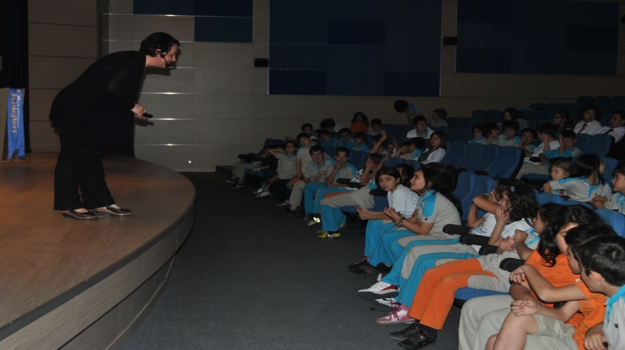 Öğrencilere "Dengeli Beslenme" Semineri