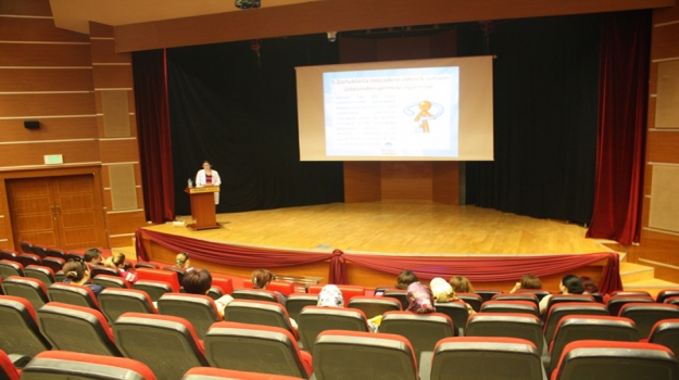 Velilere "Aile İçi İletişim" Semineri