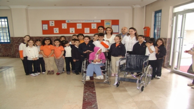 Engillilere Ulaşan Yardım Eli