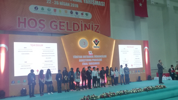 Eryaman Okyanus Kolejinin TÜBİTAK 13. Ortaokul Öğrencileri Finalinde Teşvik Ödülü Aldı