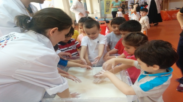 Güneşli Okul öncesi Madsicence Atölye Çalışmaları ile Keşfediyor
