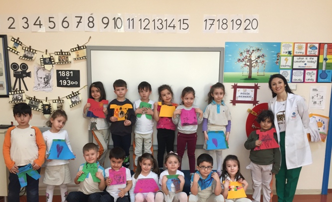 Güneşli Okyanus Koleji Okul Öncesi Gökkuşağı Grubu Öğrencileri Sanat Etkinliğinde
