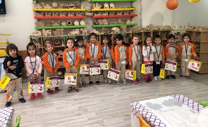 Güneşli Okyanus Koleji Okul Öncesi Çiçekler Grubu Elika Çocuk Atölye Gezisinde