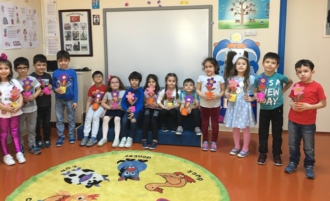 Güneşli Okyanus Koleji Okul Öncesi Gezegenler Grubu Sanat Etkinliğinde