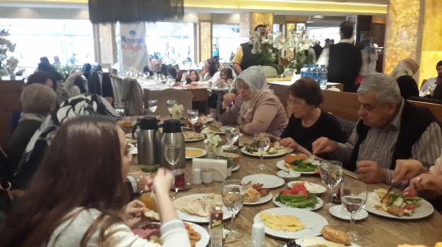 Güneşli Okyanus Velileri, Anneler Günü Kahvaltısında Buluştu