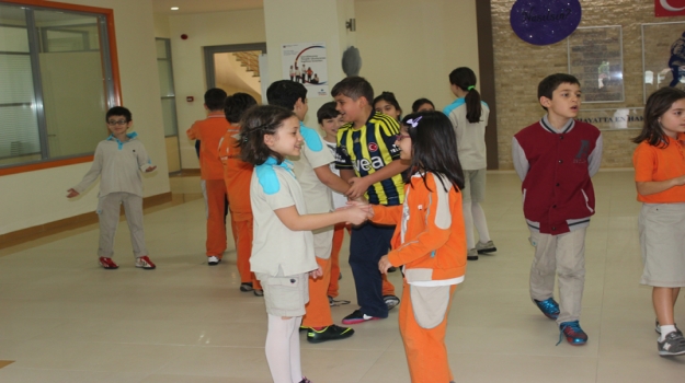 İlkokul Öğrencilerinin "İletişim Günü" Etkinliği