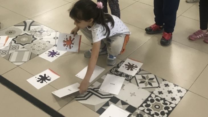İlkokul Kademesi Öğrencileri İngilizce Koridor Etkinliğinde