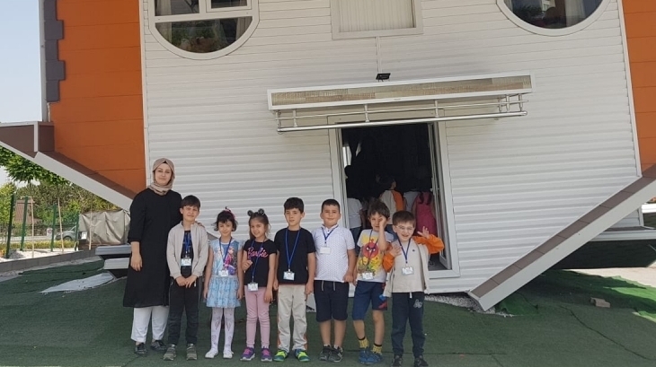 İncek Okyanus Okul Öncesi Ters Ev Müzesine gezi düzenlediler.