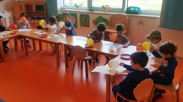 Kemerburgaz Okyanus Koleji Çiçekler Grubu Öğrencileri Resim Etkinliğinde 