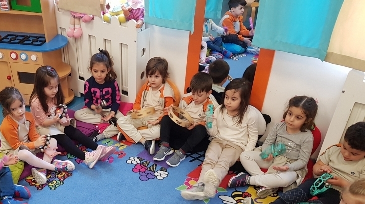 Mimarsinan Okyanus Koleji Okul Öncesi Yunuslar Grubu Müzik Etkinliğinde