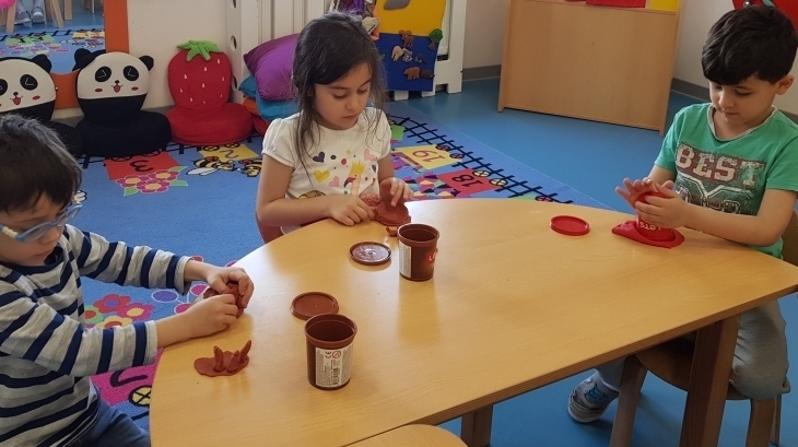Mimarsinan Okyanus Koleji Okul Öncesi Yunuslar Grubu Sanat Etkinliğinde