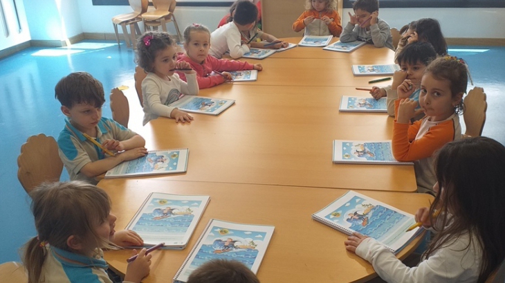 Okul Öncesi Çiçekler Sınıfı Okuma Yazma Dersinde Haberleşme Çalışması Yapıldı