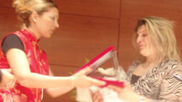 Okyanus'ta Yılın Annesi Seçildi