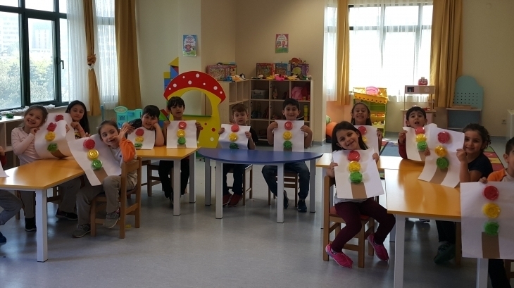 Sancaktepe Okyanus Koleji Okul Öncesi Yıldızlar Grubu Öğrencileri Sanat Etkinliğinde