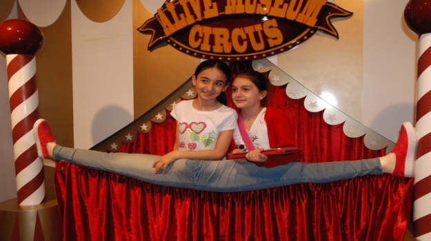 Sancaktepe Okyanuslular'dan, Vialand Alive Museum'da 3D Sanat Gezisi