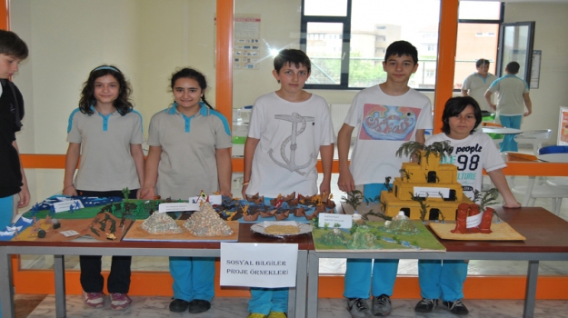 Ortaokul Öğrencilerinin Sosyal Bilgiler Proje Sergisi