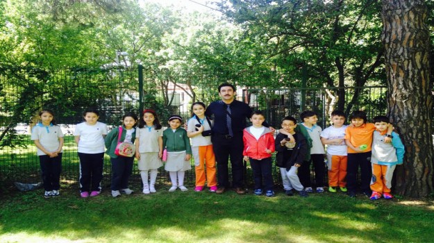 Üstün Zekalılar İlkokulu'nda "1 Kitap, 1 Oyuncak" Kampanyası
