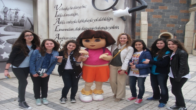 Güneşli Okyanus 8. Sınıf Öğrencileri, Vialand'da Stres Attı
