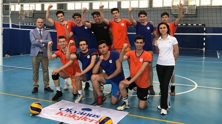 Voleybolda  Şampiyon Nilüfer Okyanus Koleji