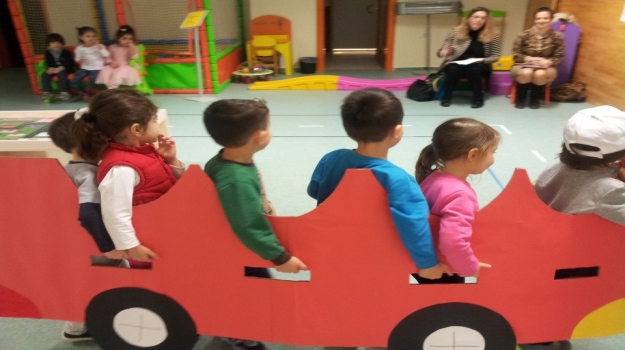 01.04.2015 tarihinde Okyanus Koleji Bahçelievler Anaokulu Kuşlar grubuyla oldukça hareketli bir hikaye dersi işlendi.