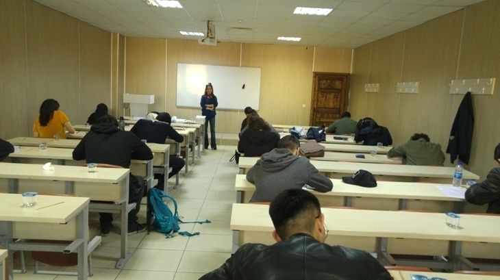 12.Sınıflara Üniversitede Deneme Sınavı Uygulaması Yapıldı