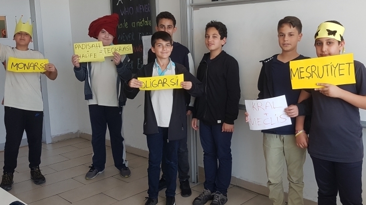 7. Sınıf Öğrencileri Sosyal Bilgiler Dersini Canlandırma Tekniği ile İşlediler
